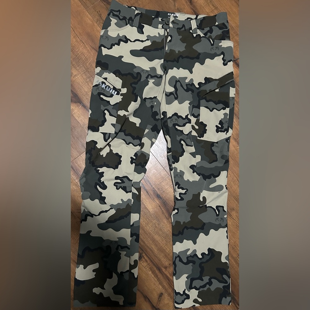 KUIU Gray Toray Fabric Pants